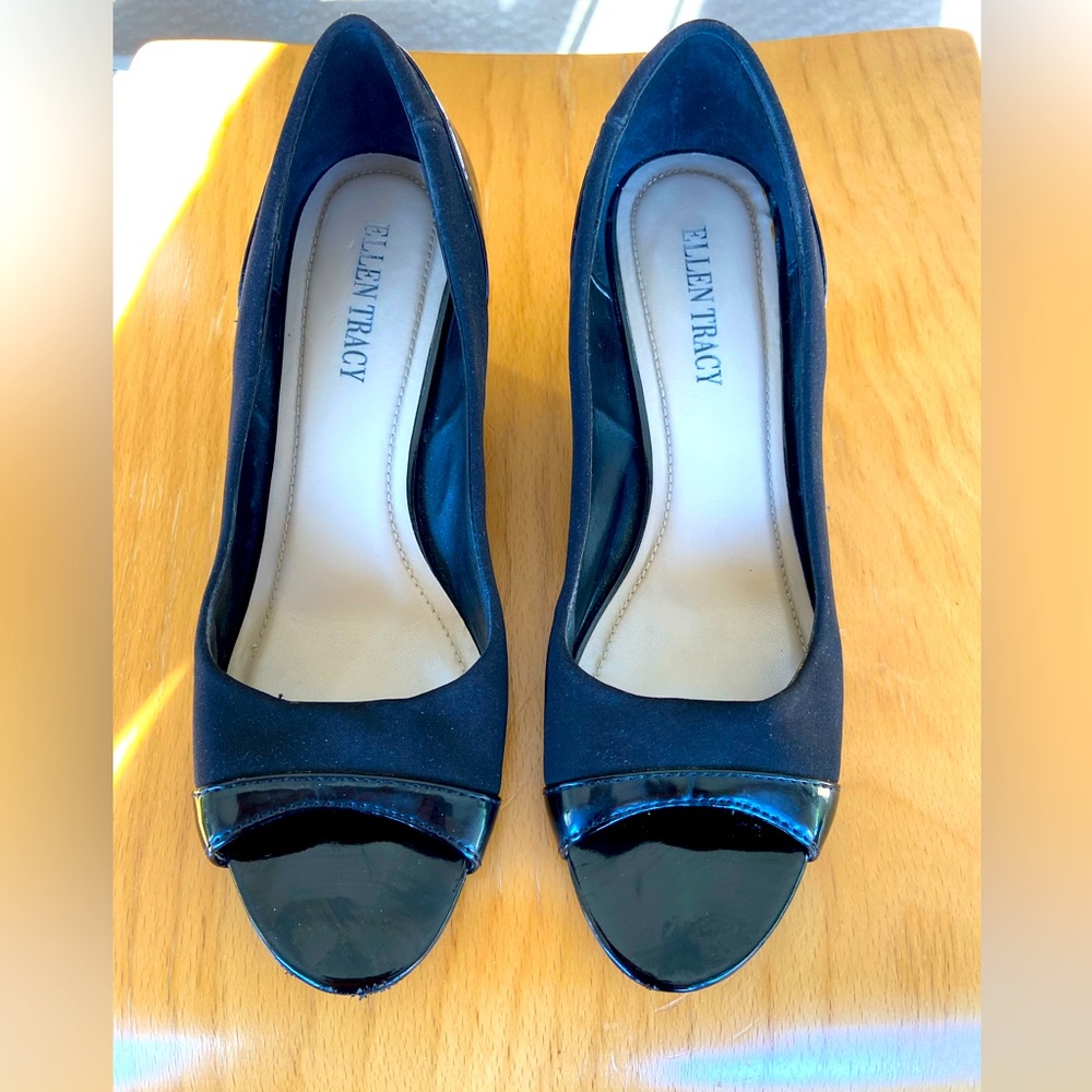 Ellen Tracy Open toes shoes! Super comfy!
